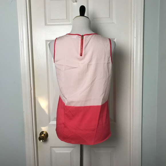 New York & Company Top. Size Small - Picture 5 of 7